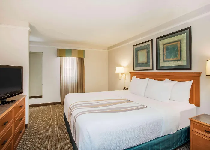 La Quinta By Wyndham North Hotel 3*