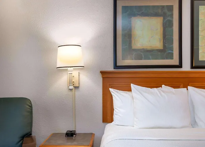 La Quinta By Wyndham North Hotel