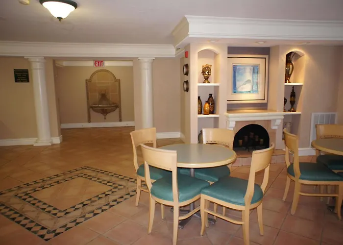 La Quinta By Wyndham North