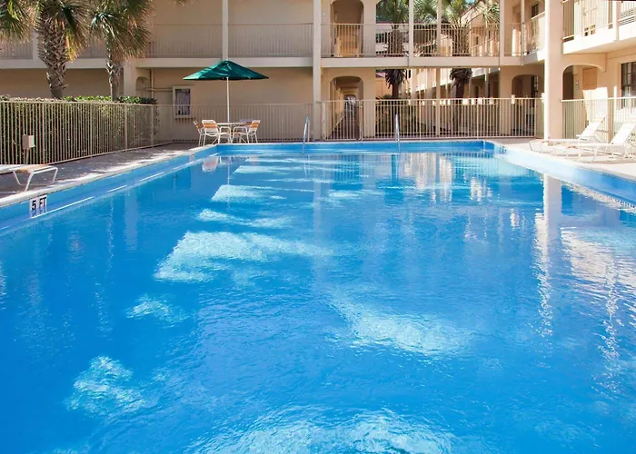 La Quinta By Wyndham North Hotel