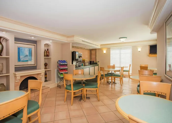 Hotel La Quinta By Wyndham North 3*
