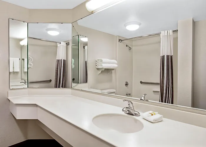 La Quinta By Wyndham North
