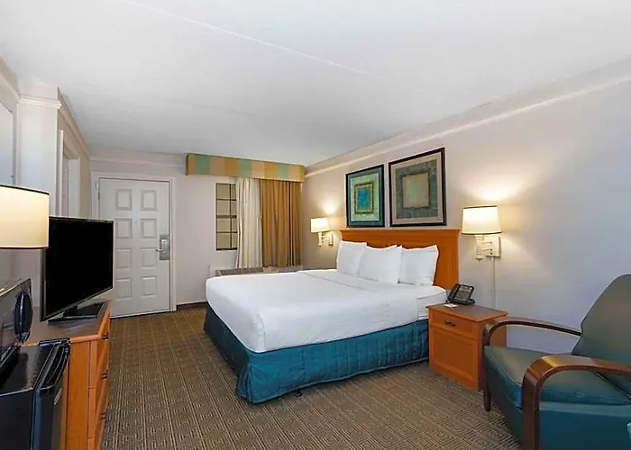 La Quinta By Wyndham North Hotel