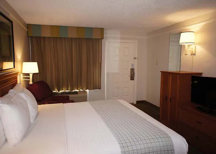 La Quinta By Wyndham North Hotel