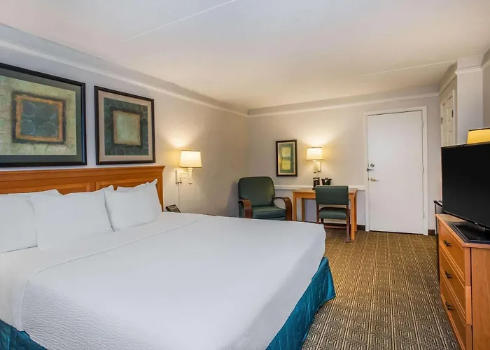 La Quinta By Wyndham North Hotel
